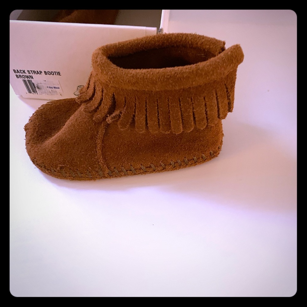 Infants size 3 Minnetonka moccasins LIKE NEW